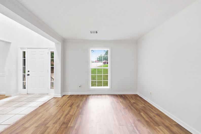 Photo 6 of 38 of 208 Foxdale Ct, Lagrange, GA