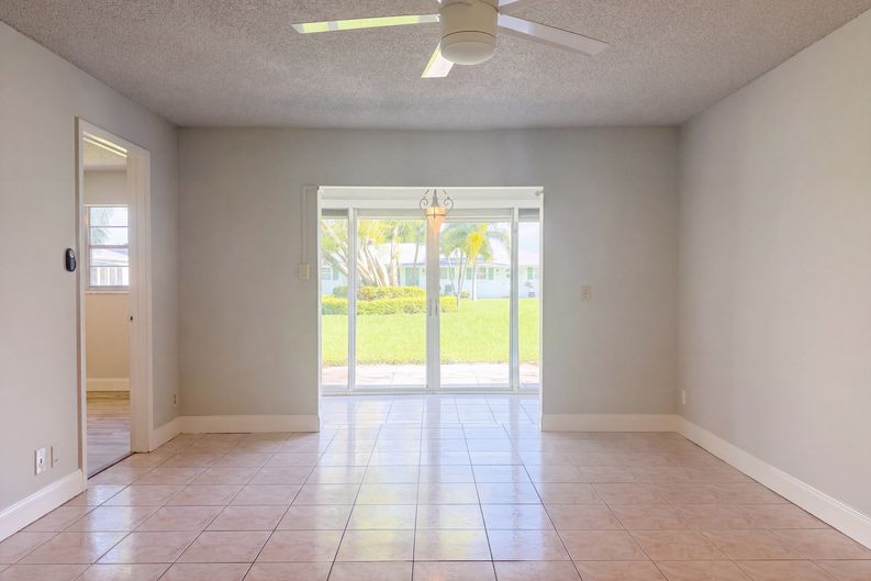 Photo 9 of 23 of 400 SW Golfview Ter, Boynton Beach, FL
