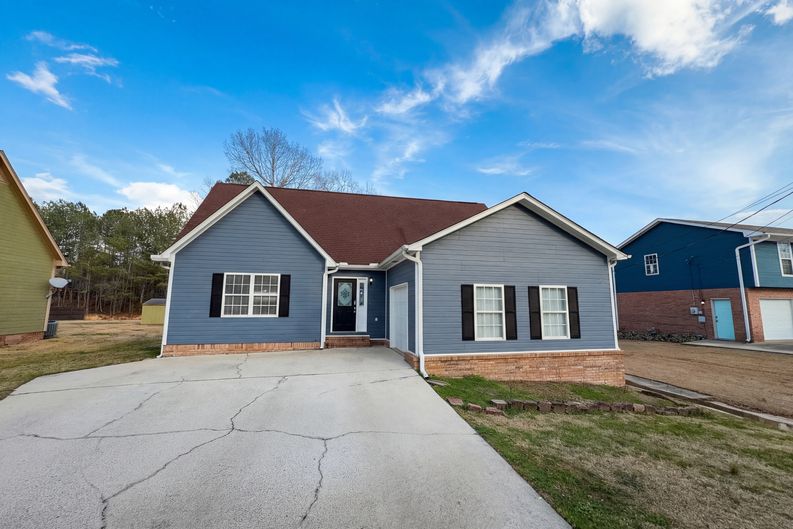 Photo 18 of 20 of 2604 Sunrise Dr, Moody, AL