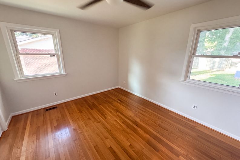 Photo 4 of 17 of 885 Lucas Creek Rd, Newport News, VA