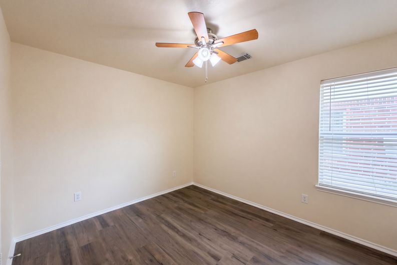 Photo 12 of 16 of 4126 Mt Everest Way, Katy, TX