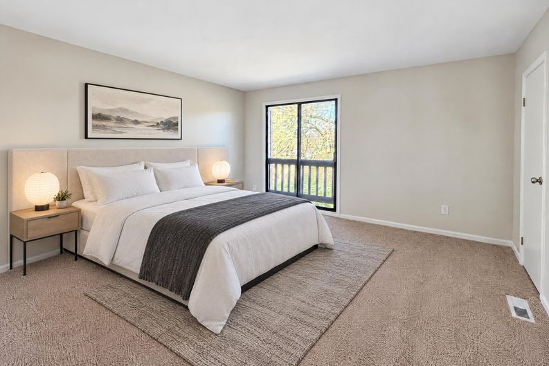 Photo 5 of 21 of 1135 Canyon View Rd, Northfield, OH