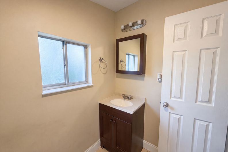 Photo 14 of 26 of 722 Virginia Ln, Apopka, FL
