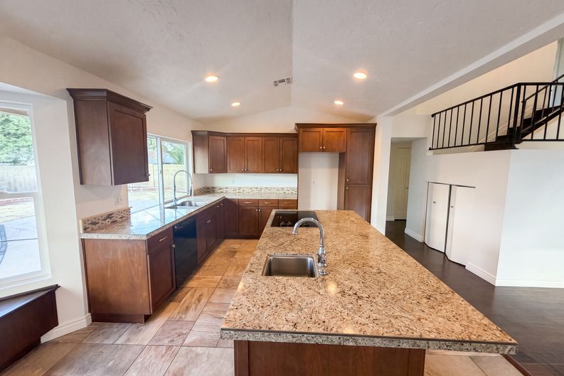 Photo 12 of 28 of 6115 W Port Au Prince Ln, Glendale, AZ
