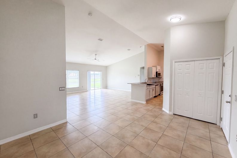 Photo 3 of 40 of 3508 Yacht Club Ct, Kissimmee, FL