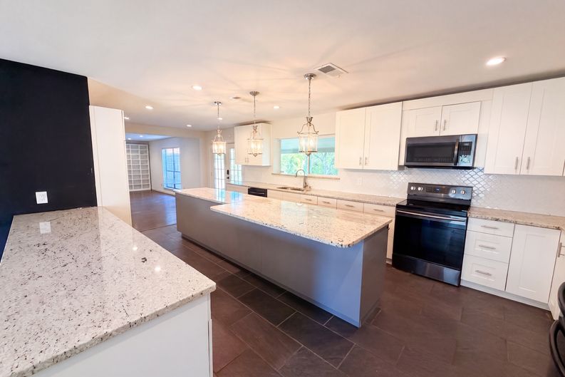 Photo 6 of 27 of 2226 Country Oaks Dr, Garland, TX