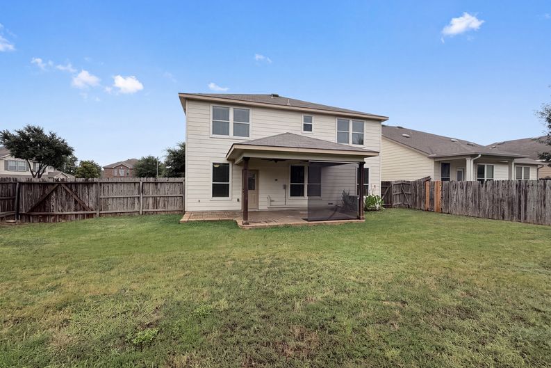 Photo 5 of 19 of 679 Trinity Mdw, San Antonio, TX