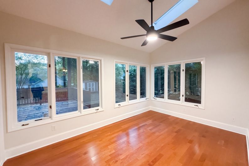 Photo 11 of 30 of 2315 Heathershire Ln, Matthews, NC