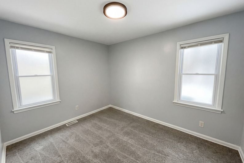 Photo 4 of 19 of 17409 Mapleboro Ave, Maple Heights, OH