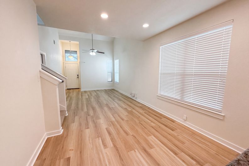 Photo 10 of 27 of 2101 Rivers Edge Way, Austin, TX