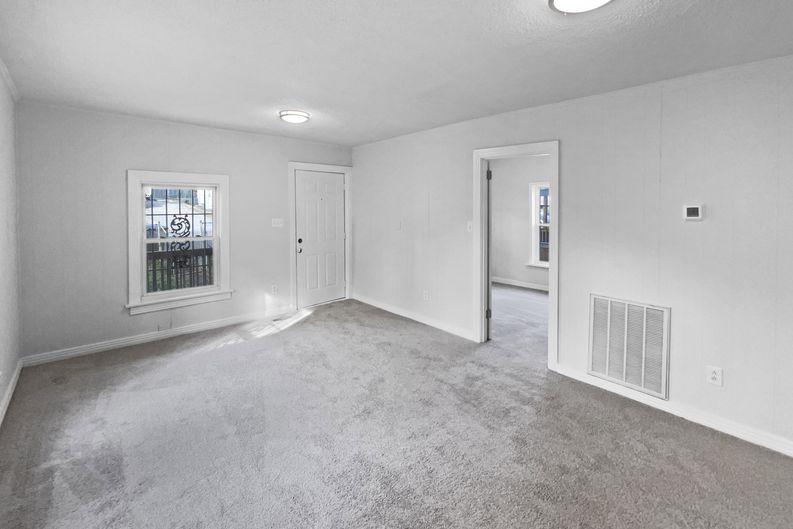 Photo 3 of 28 of 4028 Catalpa Ave, Knoxville, TN