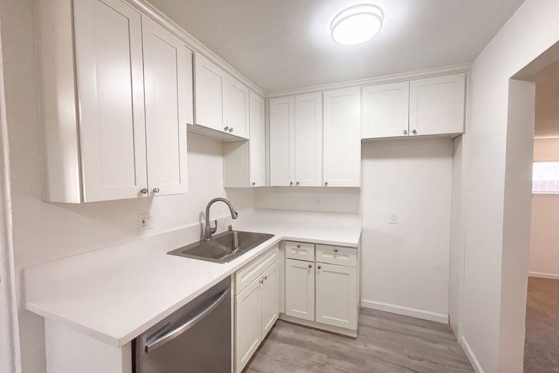 Photo 6 of 20 of 3008 Lerwick Rd, Sacramento, CA