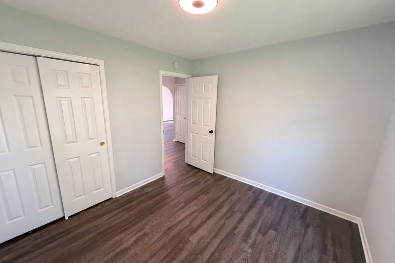 Photo 12 of 20 of 2027 Ferdinand Ct, Indianapolis, IN