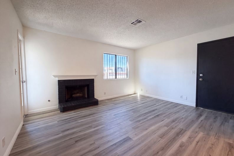 Photo 7 of 23 of 1701 E Katie Ave, Las Vegas, NV