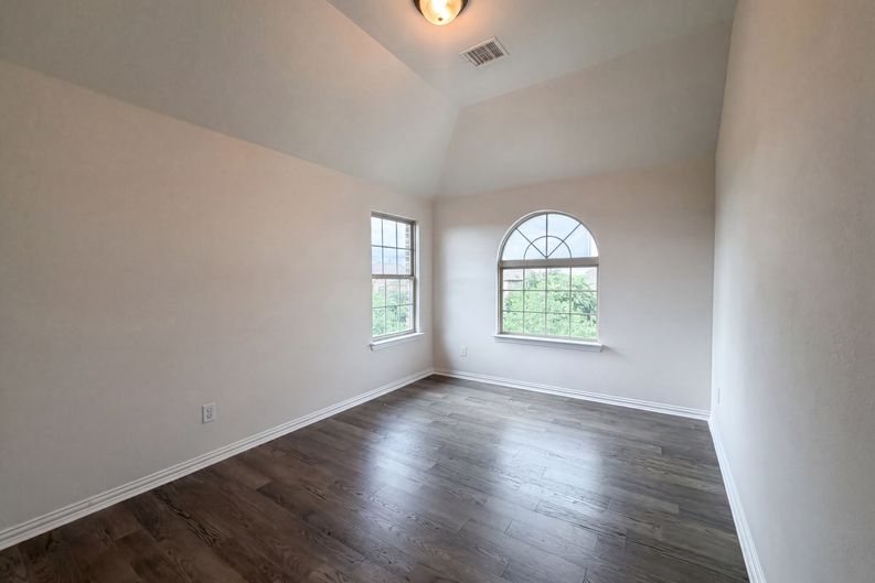Photo 10 of 17 of 1421 Caruth Ln, Celina, TX