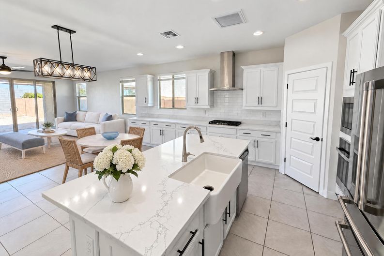 Photo 7 of 45 of 17996 W Raymond St, Goodyear, AZ