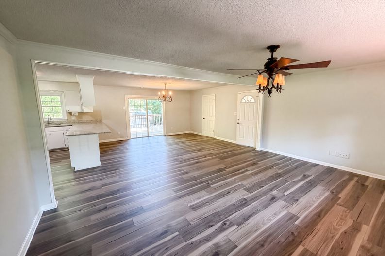 Photo 3 of 18 of 4305 Dawnwood Dr, Gastonia, NC