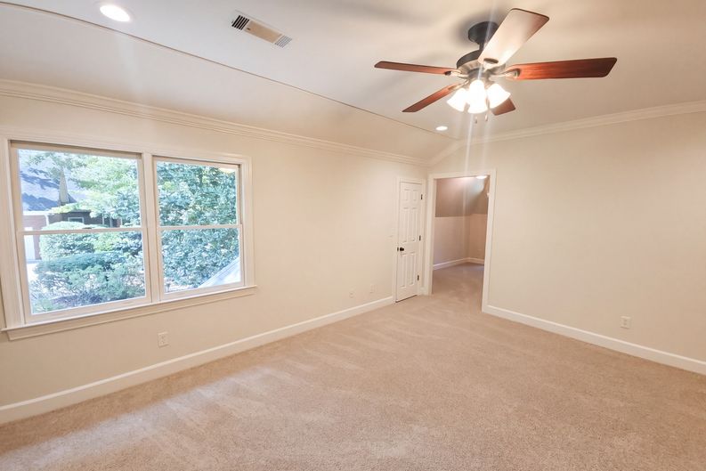Photo 26 of 45 of 5064 Greystone Way, Hoover, AL