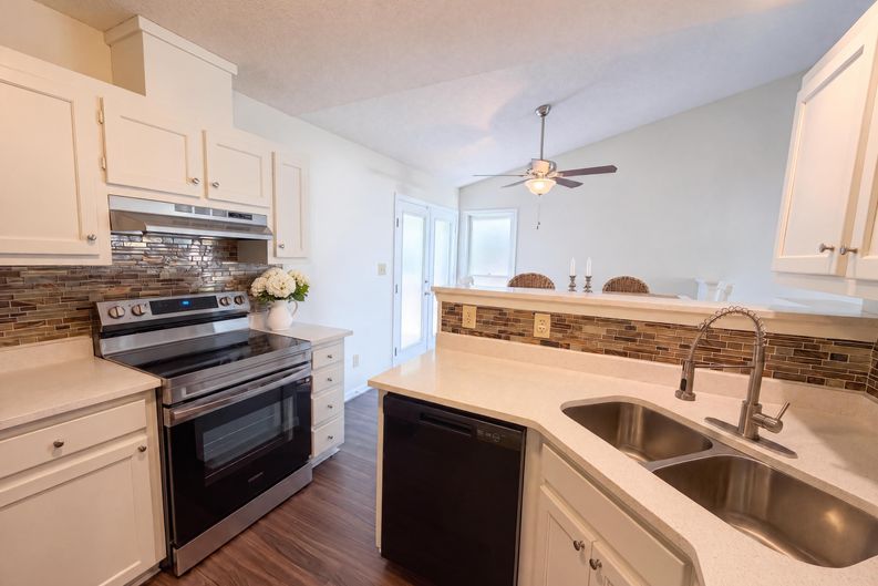 Photo 9 of 16 of 3117 Verdugo Dr, Raleigh, NC