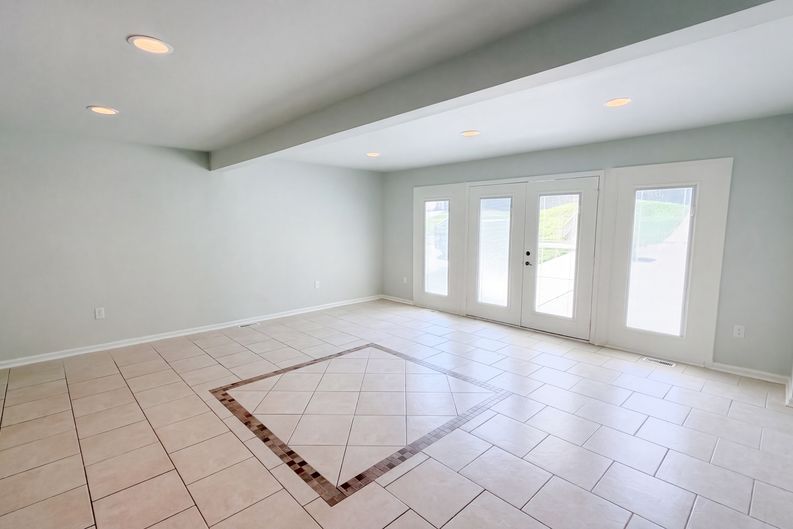Photo 18 of 23 of 6226 Dumont Ln, Charlotte, NC