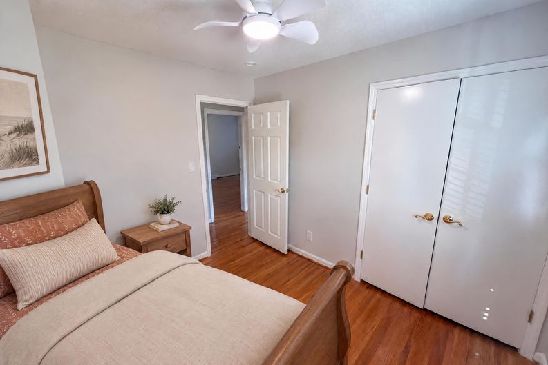 Photo 23 of 41 of 1030 McLaughlin Dr, Charlotte, NC