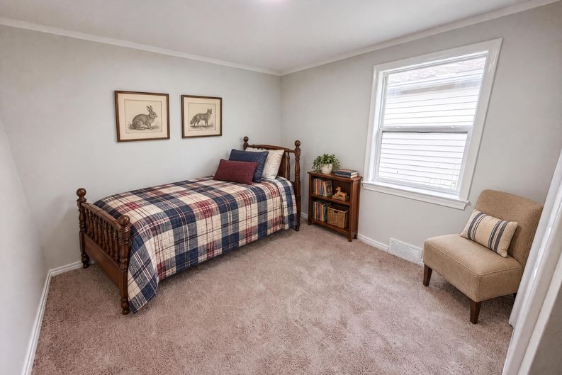 Photo 11 of 22 of 30406 Everett St, Southfield, MI