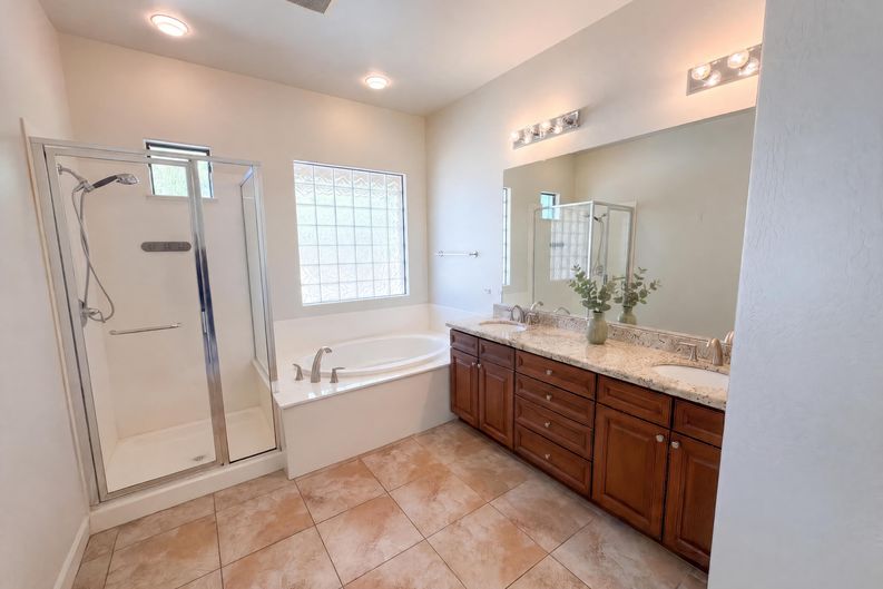 Photo 13 of 23 of 16148 W Glenrosa Ave, Goodyear, AZ