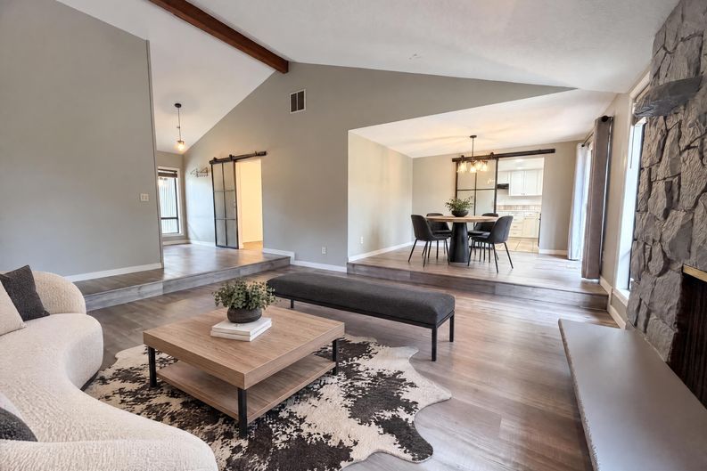 Photo 6 of 16 of 4246 Spring Rock Cir, West Linn, OR