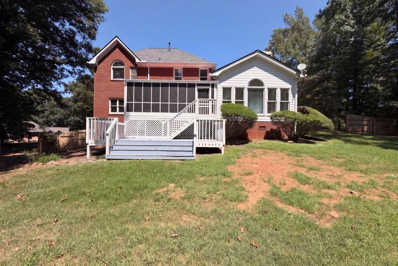 Photo 5 of 25 of 1990 Eagle Ridge Dr SW, Conyers, GA