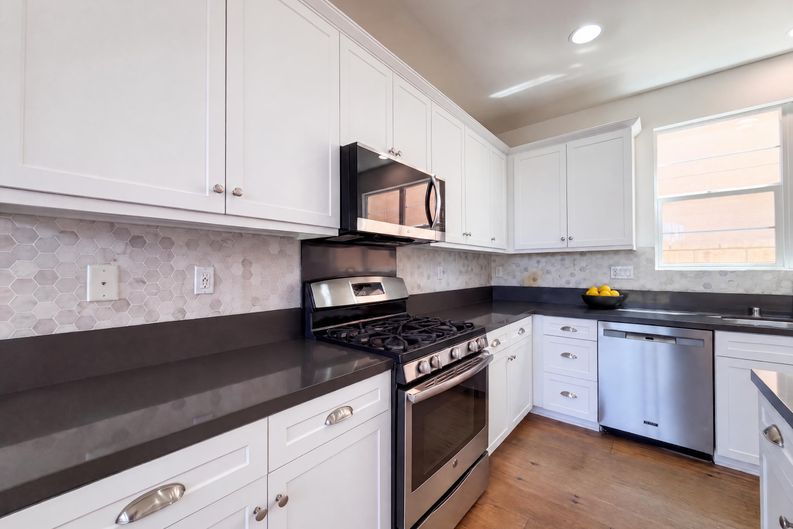 Photo 9 of 31 of 21981 Propello Dr, Santa Clarita, CA