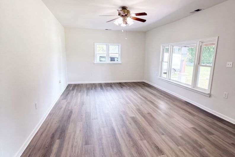 Photo 7 of 13 of 2545 W Mount Vernon Rd, Bethpage, TN