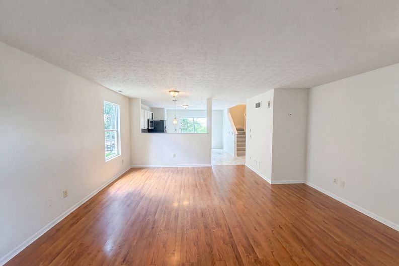 Photo 10 of 29 of 4625 Kenross Dr, Columbus, OH
