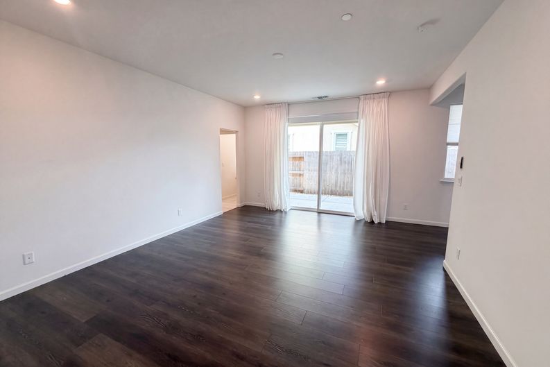 Photo 6 of 29 of 4176 Gossamer St, Roseville, CA