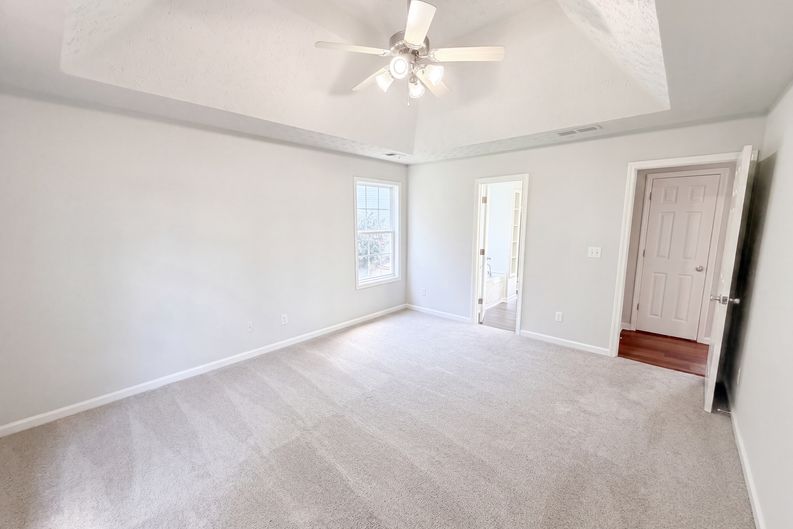 Photo 13 of 35 of 1396 Bramlett Forest Ct, Lawrenceville, GA