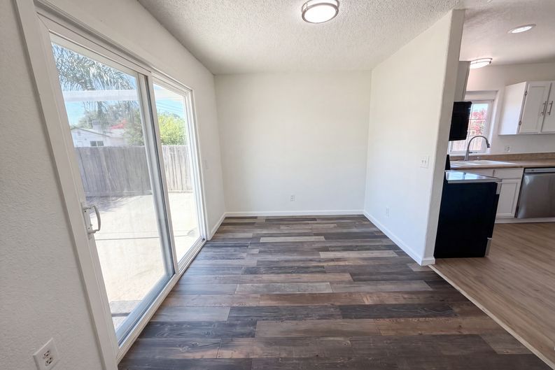 Photo 6 of 26 of 838 Dutra Ave, Rio Linda, CA