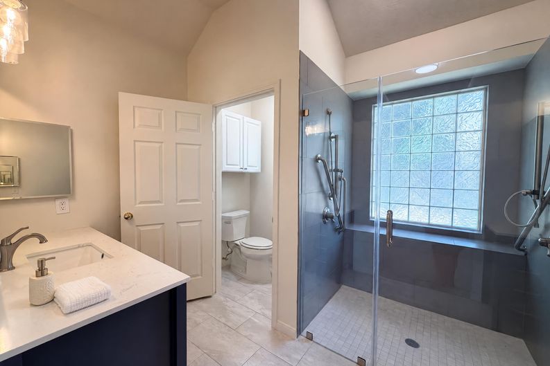 Photo 11 of 18 of 20402 Willow Trace Dr, Cypress, TX