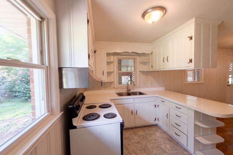 Photo 9 of 16 of 5206 N Sumac Cir, Fayetteville, NC