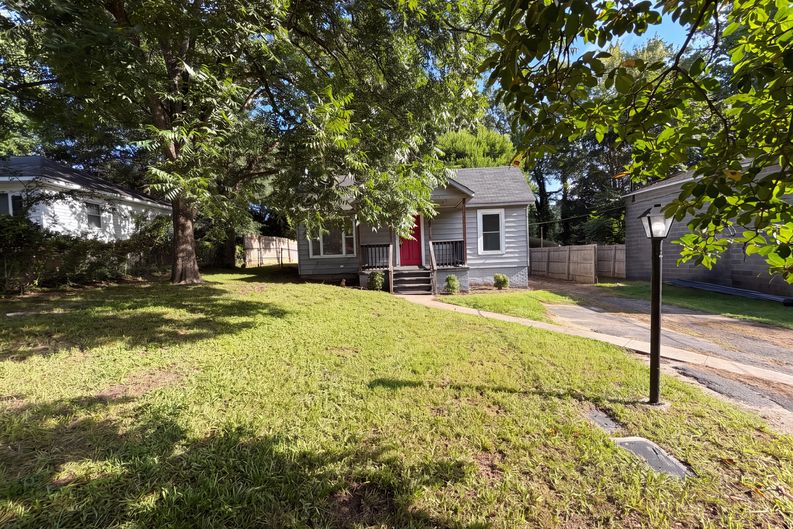 Photo 14 of 19 of 831 Fairview St, Kannapolis, NC