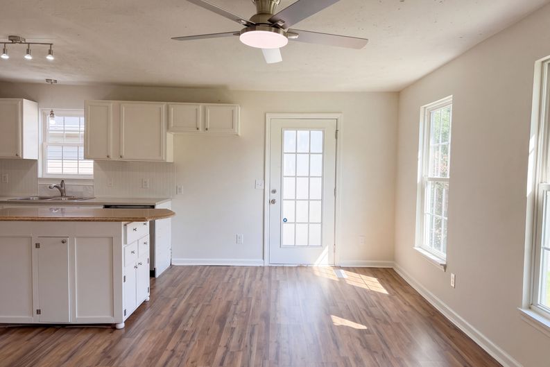 Photo 8 of 33 of 4982 Follansbee Rd, Winston Salem, NC