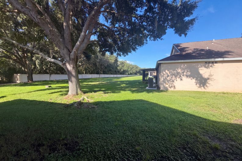 Photo 30 of 34 of 16005 Stags Leap Dr, Lutz, FL