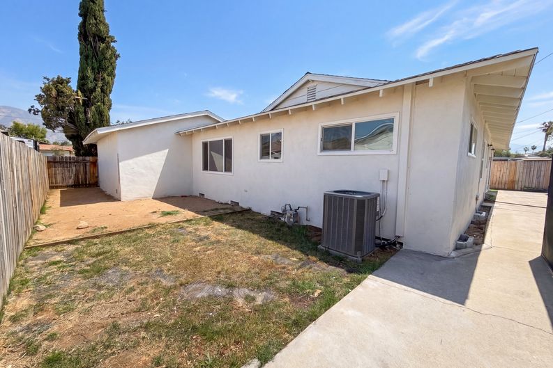 Photo 16 of 17 of 27807 Pluto St, Highland, CA