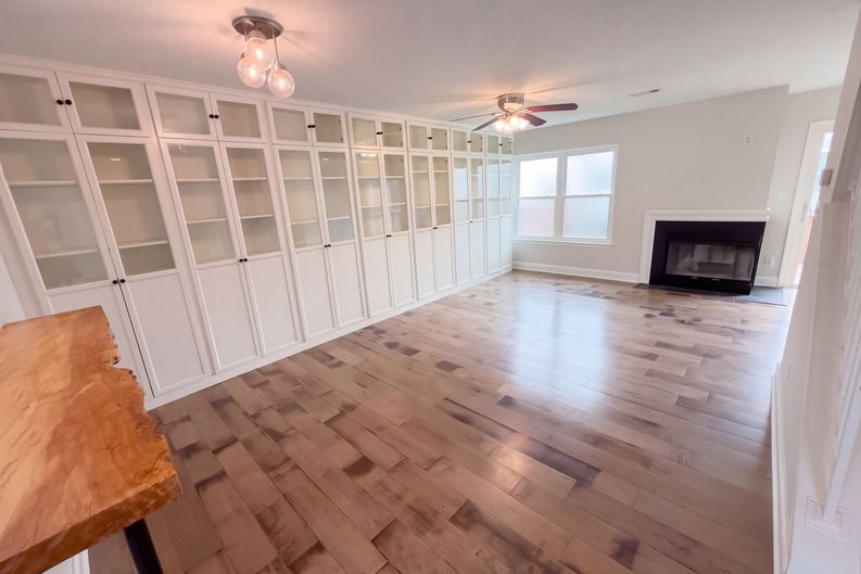 Photo 3 of 25 of 7904 Saddlehorn Ct, Manassas, VA