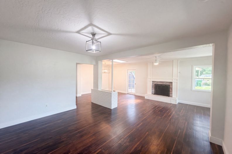 Photo 6 of 21 of 10806 W Elbow Dr, Tampa, FL