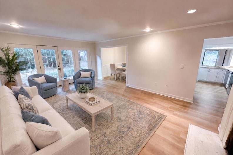 Photo 3 of 22 of 7022 Quail Hill Rd, Charlotte, NC