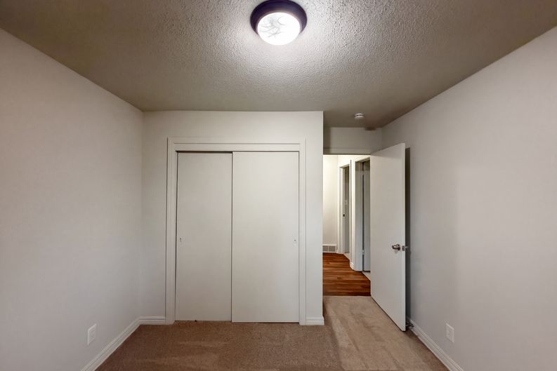 Photo 9 of 22 of 11214 E 48th St, Kansas City, MO