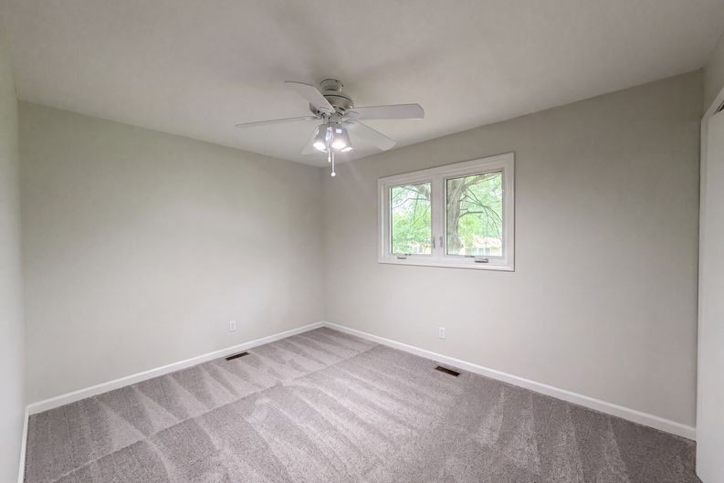 Photo 4 of 21 of 2909 Sagebrush Dr, Lawrence, KS