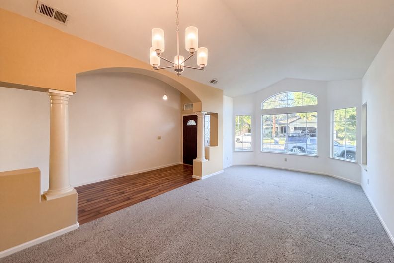 Photo 7 of 44 of 5344 Swindon Rd, Rocklin, CA