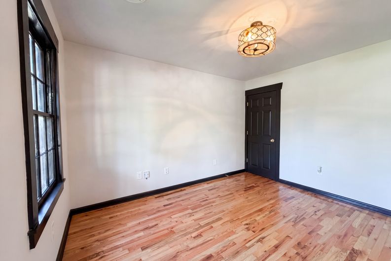 Photo 6 of 20 of 509 Drake Ave, Nashville, TN