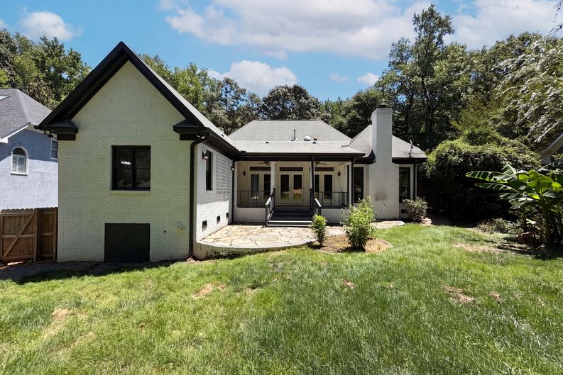 Photo 5 of 21 of 5309 Lancelot Dr, Charlotte, NC