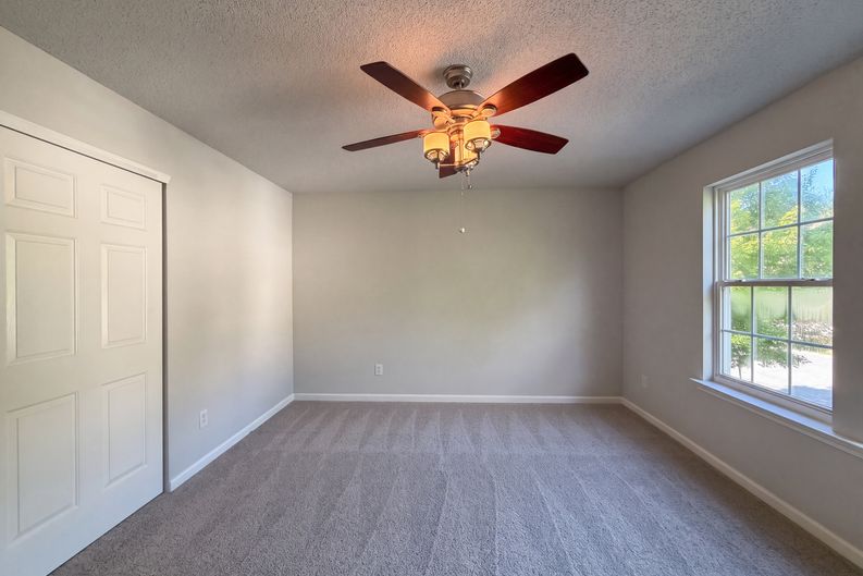 Photo 10 of 18 of 2502 Harwood Hills Ln, Charlotte, NC